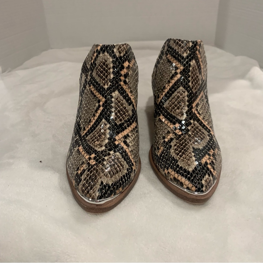 Report snake mule women’s 6